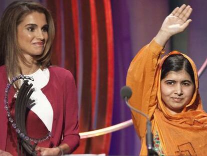 Malala Yousafzai saluda tras recibir uno de los premios Ciudadanos Globales de la fundaci&oacute;n Clinton de manos de Rania de Jordania.
