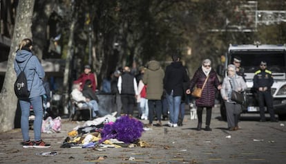 La Guardia Urbana impide un mercado irregular en Sant Antoni.