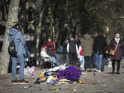 La Guardia Urbana impide un mercado irregular en Sant Antoni.