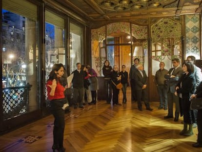 Una de las visitas que se han realizado en el &uacute;ltimo a&ntilde;o al piso noble de la Casa Lle&oacute; i Morera.