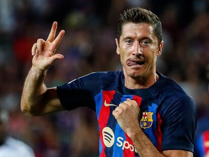 Barcelona's Robert Lewandowski celebrates after scoring his side's fourth goal during a Group C Champions League soccer match between FC Barcelona and Viktoria Plzen at the Camp Nou stadium in Barcelona, Spain, Wednesday, Sept. 7, 2022. (AP Photo/Joan Monfort)
