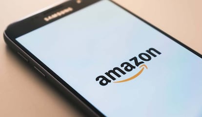 Logo Amazon en smartphone