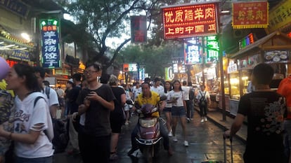 Una de las callejuelas del barrio musulm&aacute;n en el centro de Xi&rsquo;an (China).