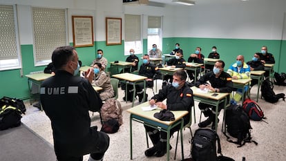 Curso básico de la Unidad Militar de Emergencias.