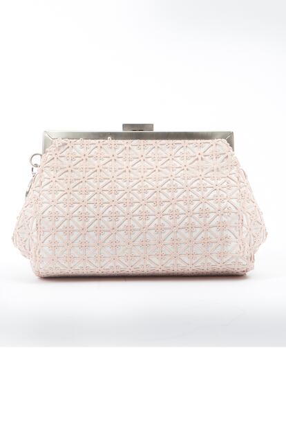 Clutch bordado de Paule Ka (c.p.v).