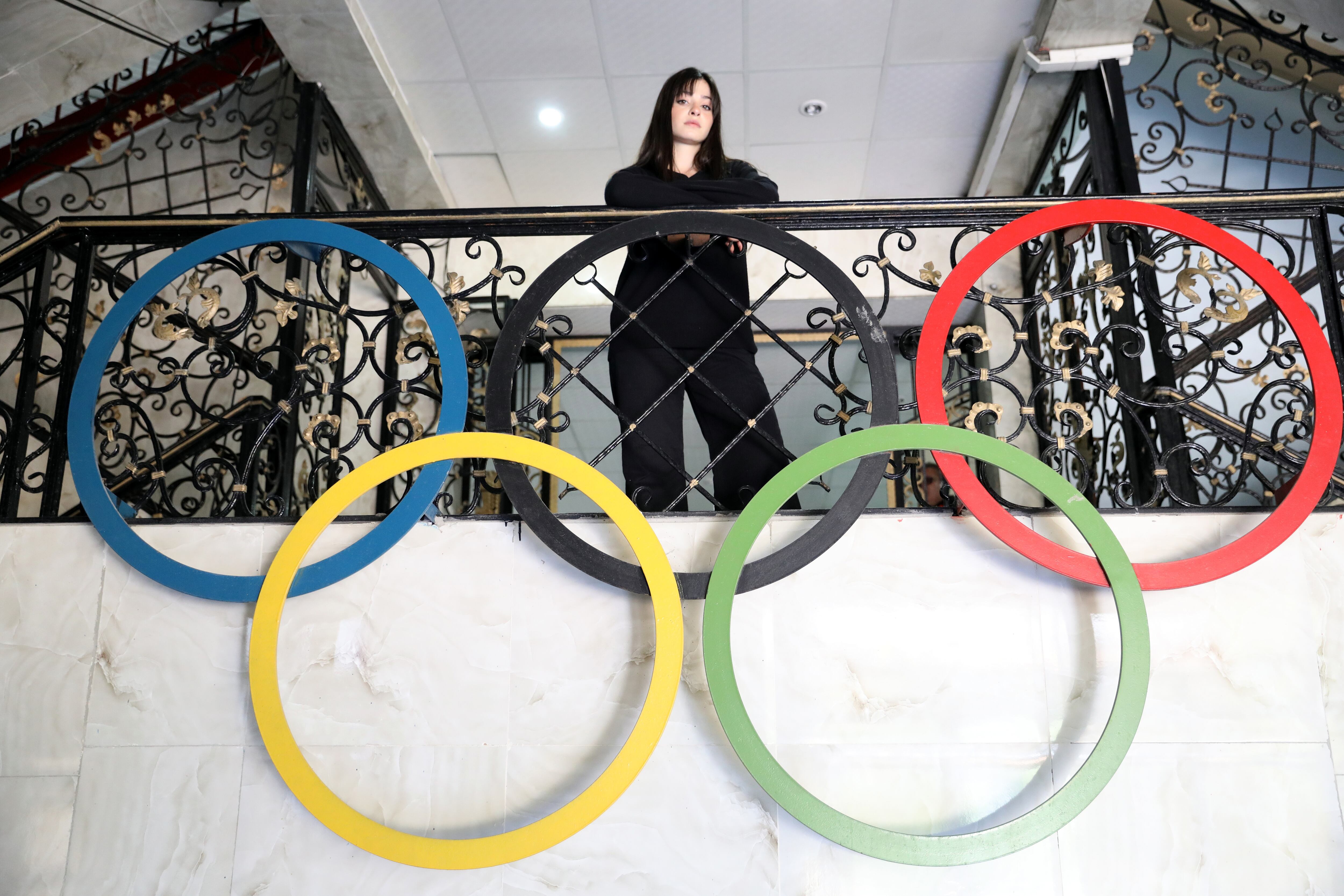 La embajadora de buena voluntad del Acnur, Yusra Mardini, visita la piscina de entrenamiento de la Ciudad Deportiva Tishreen, en Damasco, durante su primera visita a Siria en diez años.