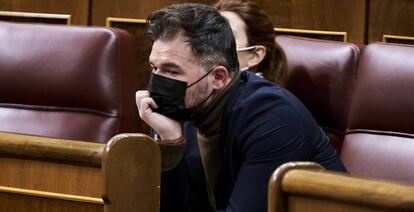 El portavoz de ERC en el Congreso, Gabriel Rufián, en una sesión plenaria en el Congreso de los Diputados.