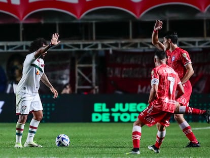 Marcelo tras el accidente con Luciano Sánchez en el partido entre el Fluminense y el Argentinos Juniors, en Buenos Aires este martes.