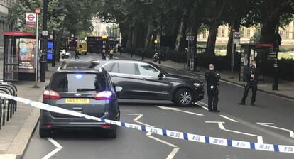 Zona acordonada por la policía en la proximidades de Milibank (Londres).