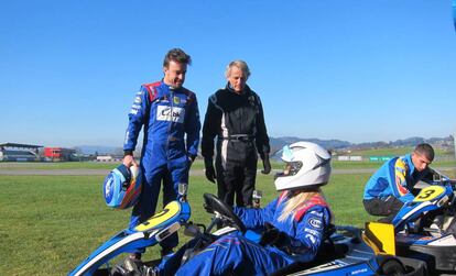 Alonso y Calleja durante la carrera de karts que realizaron en el circuito que el piloto tiene en Asturias.