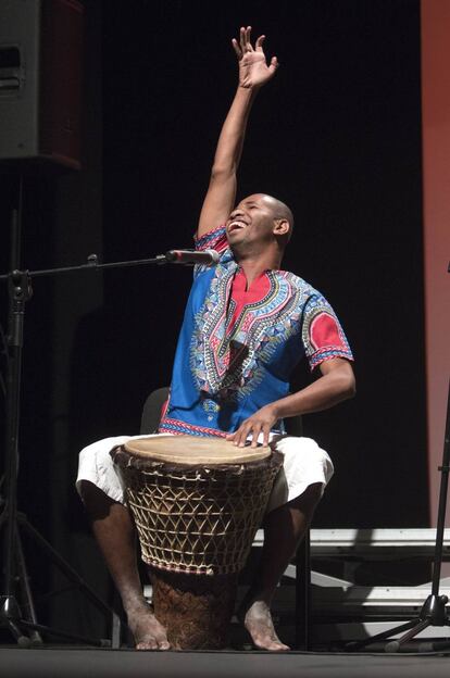 Harris Louis durante el concierto de Torrelodones.