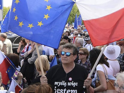 Manifestaci&oacute;n a favor de la UE en Varsovia. 