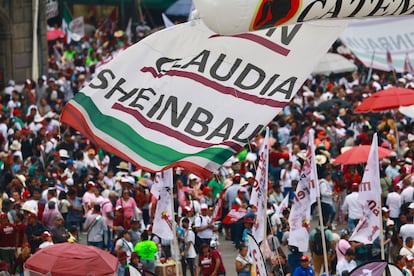 Simpatizantes de la candidata de Morena se concentraron en el Zócalo para escucharla.