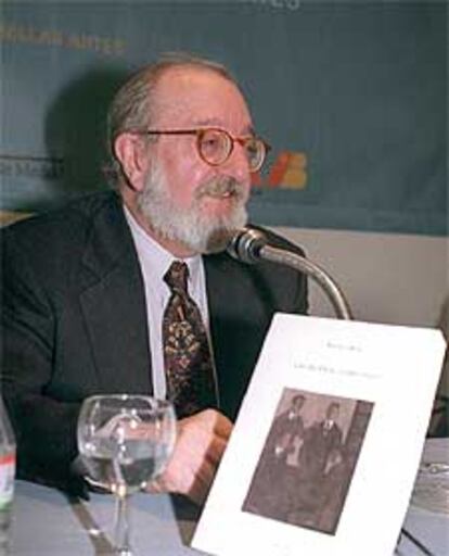 Roberto Mesa en la presentación de su libro <i>Las buenas compañías.</i>