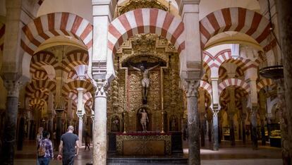 Interior de la mezquita catedral de Córdoba.