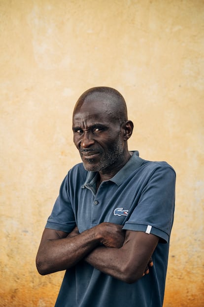 Sylvain Digbeu Bahi, de 46 años y vecino de Bekiprehia, se ha sentido muy deprimido por el rechazo experimentado después de superar la lepra, que le ha dejado secuelas físicas.