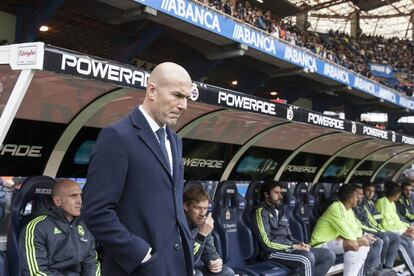 El entrenador del Real Madrid Zidane durante el partido.