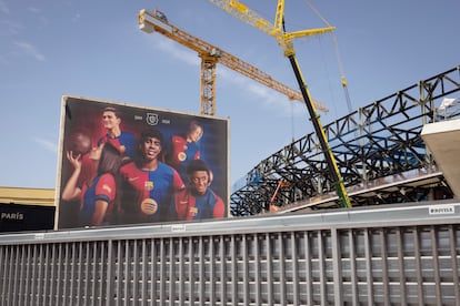 Exterior de las obras del Camp Nou, estadio del FC Barcelona.