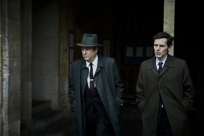 Shaun Evans (right) as Inspector Morse and Roger Allam as Fred Thursday in season 8 of 'Endeavour.'