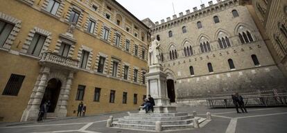 Fachada de la sede de la italiana Banca Monte dei Paschi di Siena