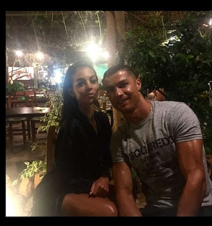 La última foto publicada por la pareja ha sido en la cuenta de Instagram de Georgina Rodríguez con el mensaje: Love.