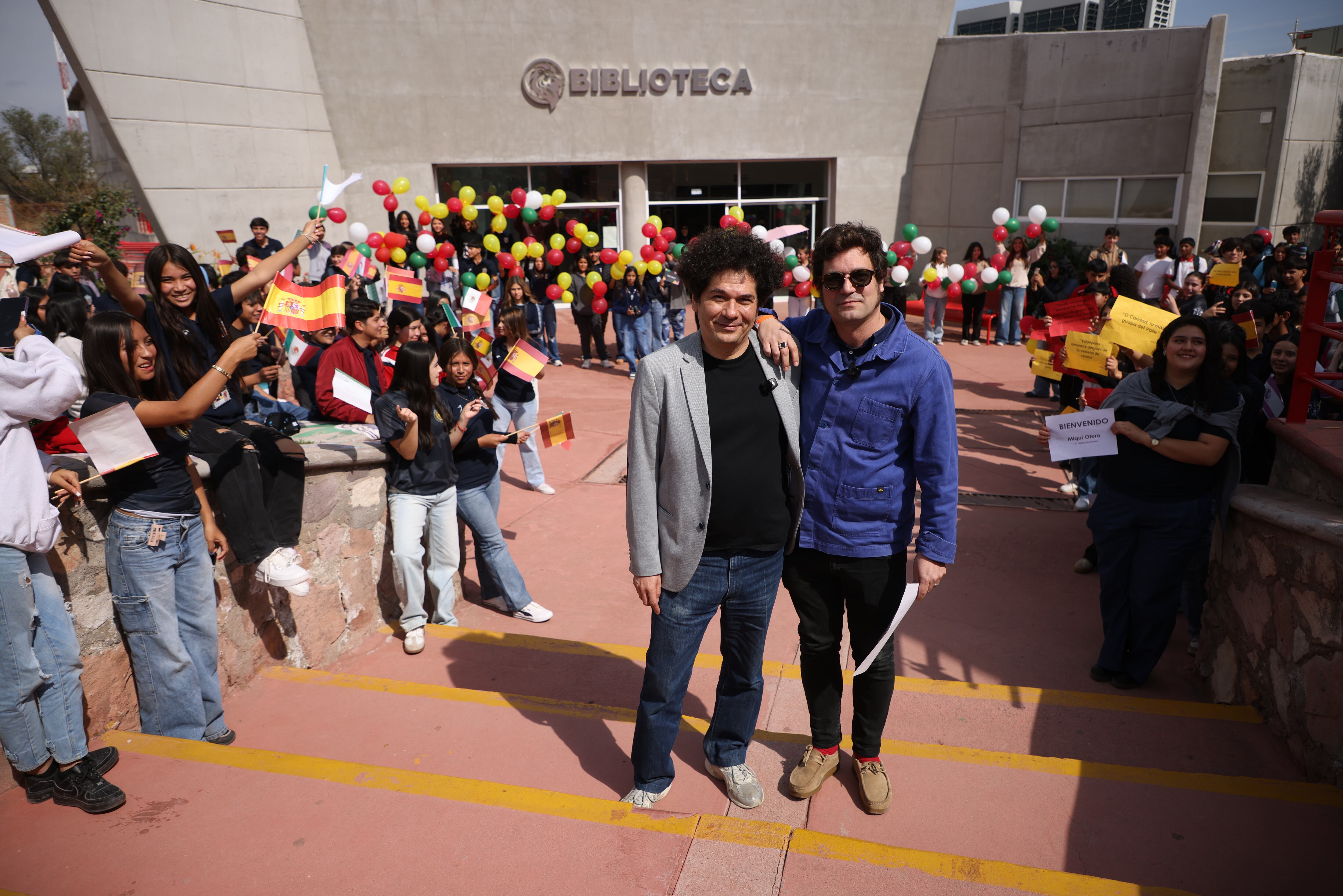 Juan Pablo Villalobos y Miqui Otero en Lagos de Moreno, Jalisco.
