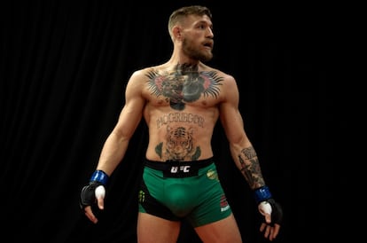 Podría ser una estrella del rock. Y lo es. Con ustedes, el luchador Conor McGregor.