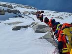 Colas en el Annapurna el 16 de abril