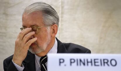 Paulo Sergio Pinheiro, durante la presentaci&oacute;n del informe. 