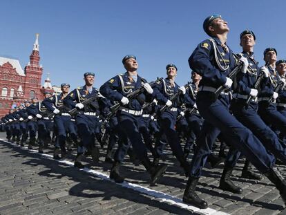 Un pelotón ruso, durante el desfile militar del Día de la Victoria de 2019 en la Plaza Roja de Moscú.