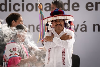 Hugo Aguilar Ortíz en el Zócalo de la Ciudad de México.