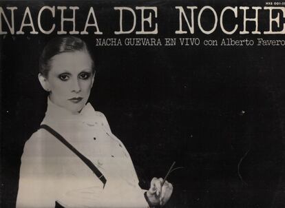 <strong>Nacha Guevara, desde Buenos Aires con amor. </strong> En medio de la Transición y el posfranquismo, Nacha Guevara aterrizaba en España huyendo de la dictadura argentina con su espectáculo 'Nacha de noche', donde ponía de relieve sus dotes como actriz-cantante y su excelente percha a la hora de vestir el terno masculino.