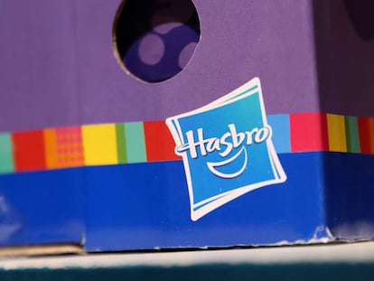 El logo de Hasbro, en una tienda de Manhattan (Nueva York).