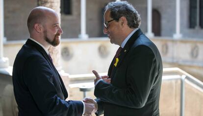 Mikko Kärnä con Quim Torra en el Palau de la Generalitat.