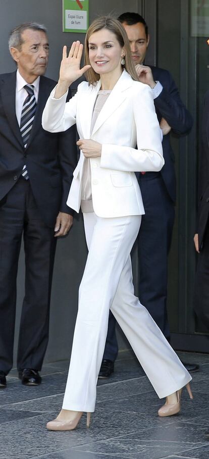 Letizia, durante estos 1.000 días como reina ha dedicado micho tiempo a las enfermedades raras. En la imagen en el II Congreso Escolar sobre enfermedades poco frecuentes, celebrado en el Cosmocaixa de Barcelona el 14 de abril del 2015.