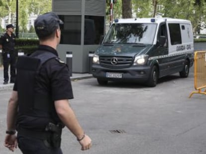 El auto del juez describe también cómo se lucraban el vástago del presidente de la RFEF y Juan Padrón