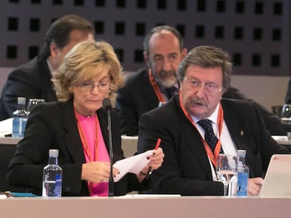 Juan Luis Larrea preside una asamblea de la Federaci&oacute;n en julio. 