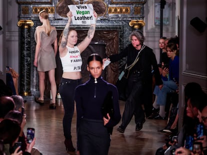 An activist from the animal rights group PETA (People for the Ethical Treatment of Animals) protests during designer Victoria Beckham's Fall-Winter 2024/2025 Women's ready-to-wear collection show at the Paris Fashion Week, in Paris, France, March 1, 2024. REUTERS/Gonzalo Fuentes