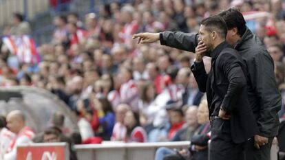 Simeone, con el Mono Burgos. 