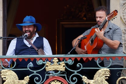 Duquende und Agujetas Chico auf einem Balkon in Pamplona.
