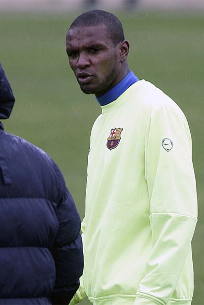 Eric Abidal, en un entrenamiento del Barcelona.