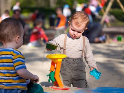 Por qué no debes obligar a tu hijo a socializar