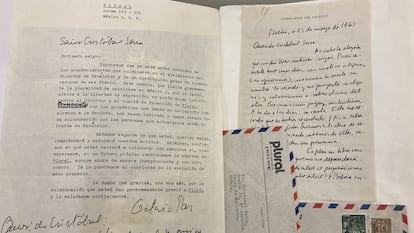 Imagen de la correspondencia entre Octavio Paz y Cristóbal Serra. El futuro premio Nobel mexicano da cuenta a Serra de la decisión de abandonar el diario 'Excelsior', donde se publicaba  la revista 'Plural', tras el golpe orquestado por el entonces presidente de México Luis Echevarría contra el director, Julio Scherer, y de seguir colaborando con el autor español. Paz fundaría la revista Vuelta, con Javier Ibargüengoitia, Salvador Elizondo, Carlos Monsivais y José Emilio Pacheco, entre otros.