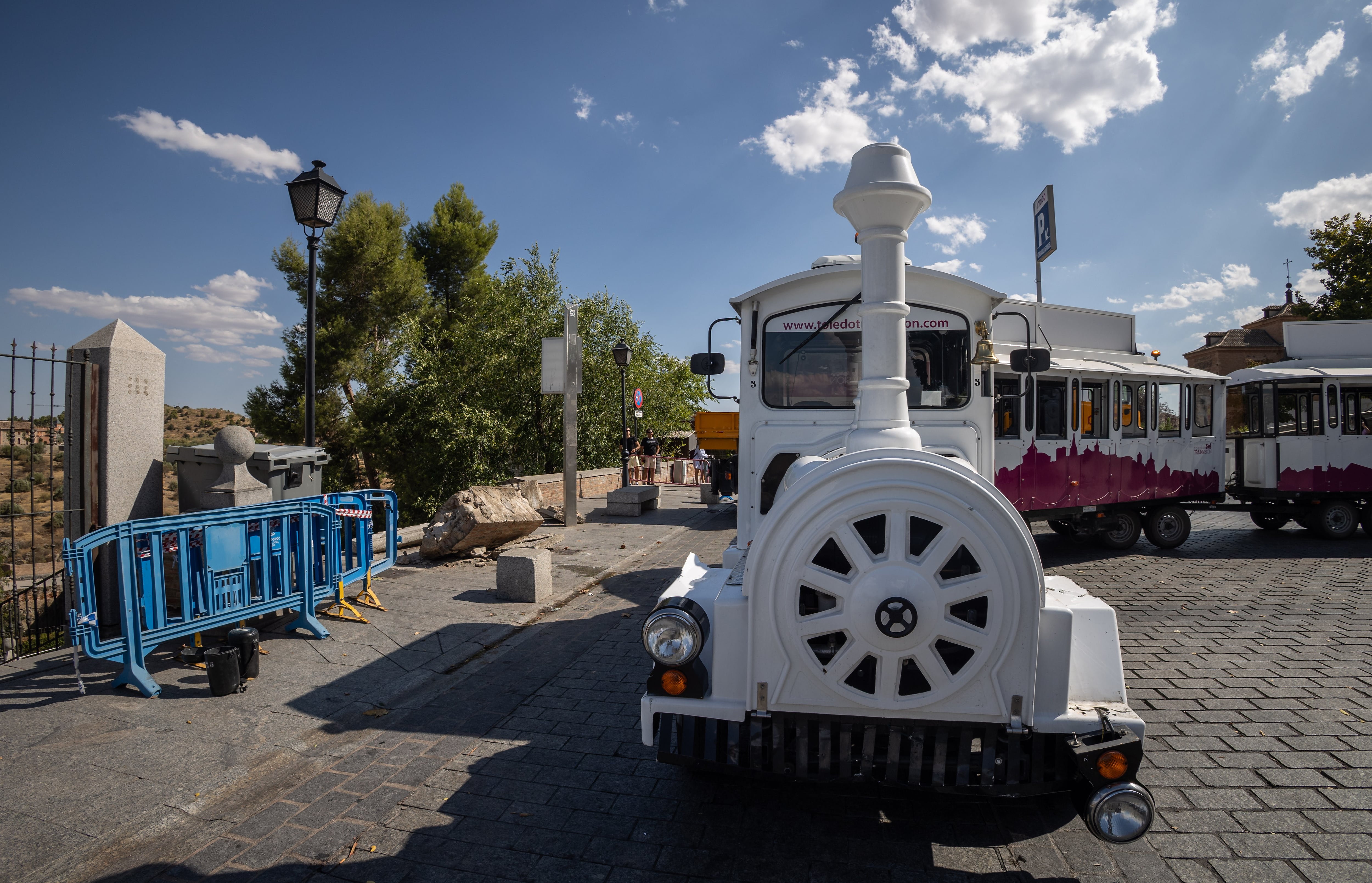 Herido un turista italiano en el accidente de un tren turístico en Toledo