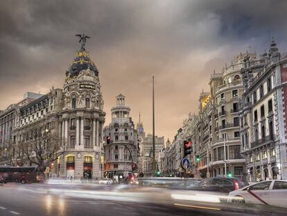 Confluencia de las calles Gran Vía y Alcalá, Madrid.