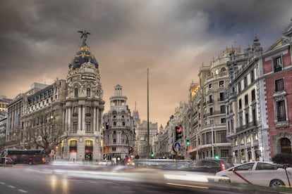 Confluencia de las calles Gran Vía y Alcalá, Madrid.