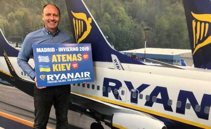 El director comercial de Ryanair, Kenny Jacobs, durante la presentación de la temporada 2019 para el mercado español.