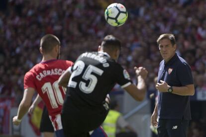 El entrenador argentino del Sevilla, Eduardo Berizzo, durante el partido de Liga.