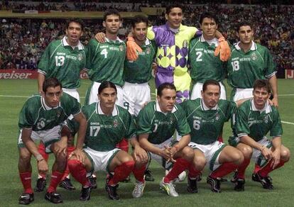 La alineación de México que ganó la Confederaciones en 1999