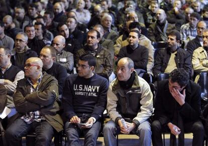 Los afiliados de los sindicatos, esta mañana en la asamblea convocada en Nissan.